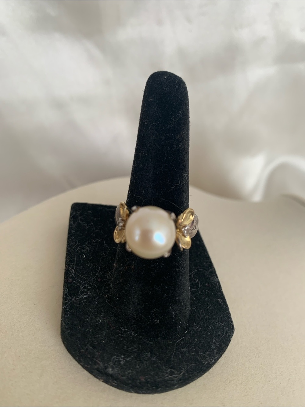 Vintage Ann King Flower Women's Ring - White Pearl,